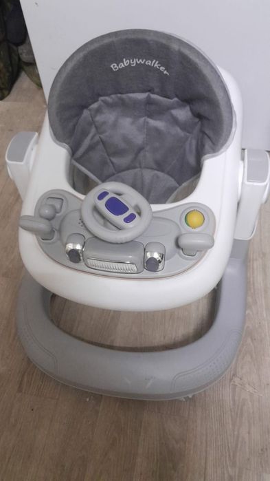 Продам  ходунки.