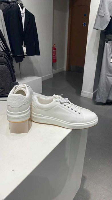Продавам спортни мъжки обувки уникални RiverIsland