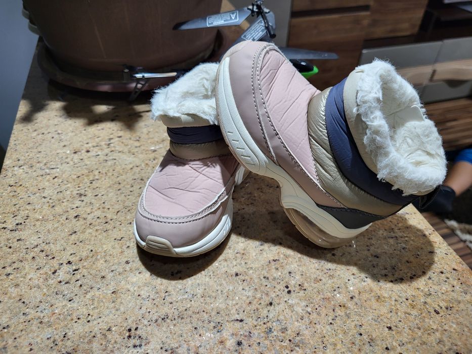 Ghete Zara îmblănite mărimea 23