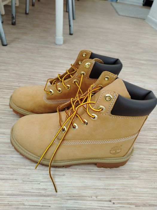 Очень качественный ботинка