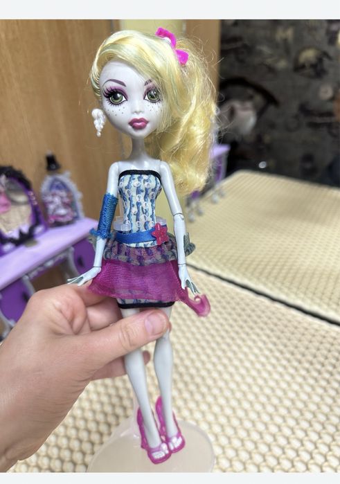 Продам куклу монстр  хай !