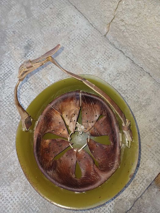 Стара Военна Каска М72