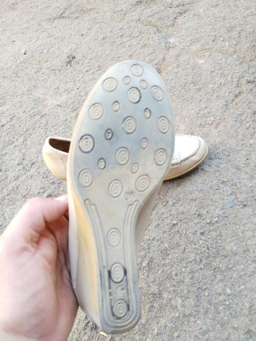 Продам женскую обувь