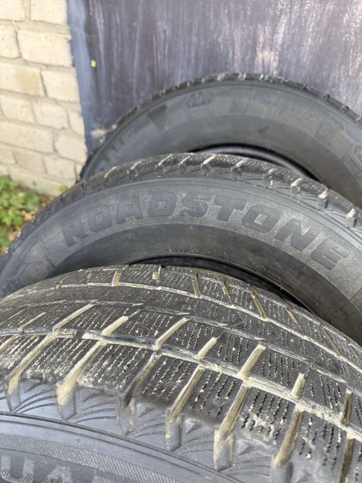 Продам Шины Roadstone
