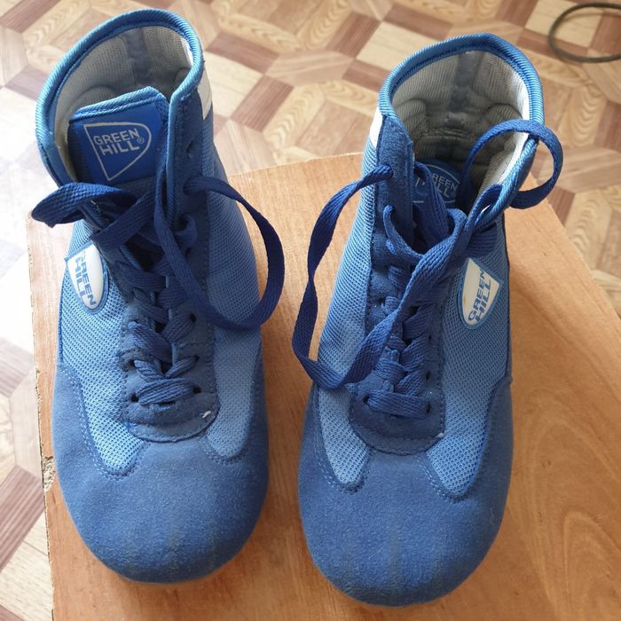 Продаются кеды синие