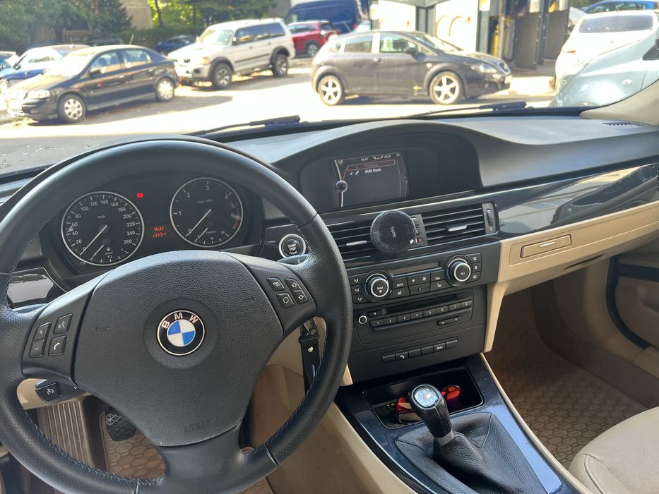 BMW  E90 Seria 3  - 320d