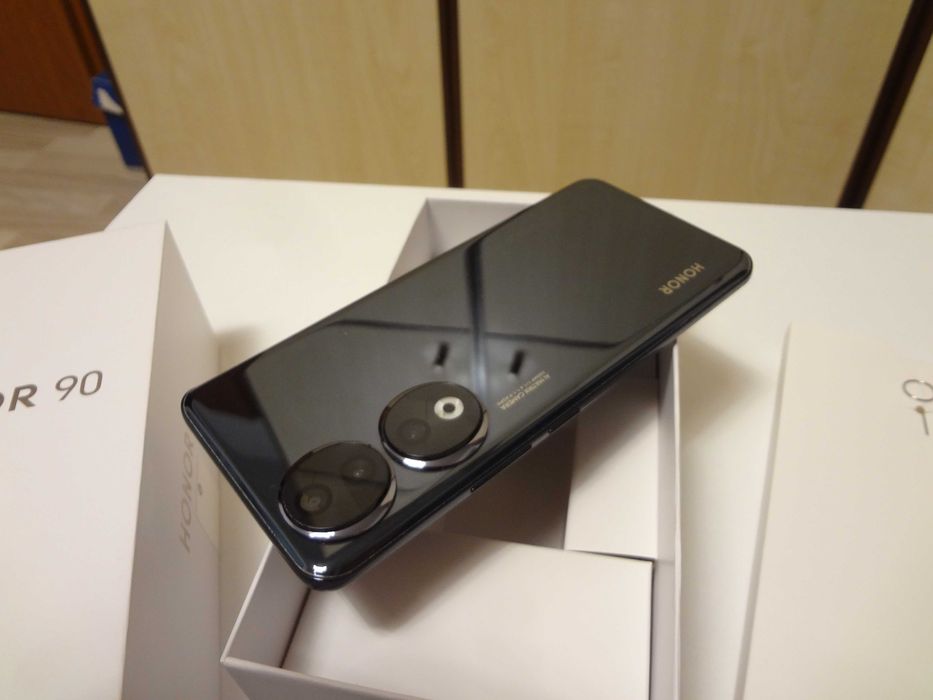HONOR 90 512 GB impecabil / cutie completa .