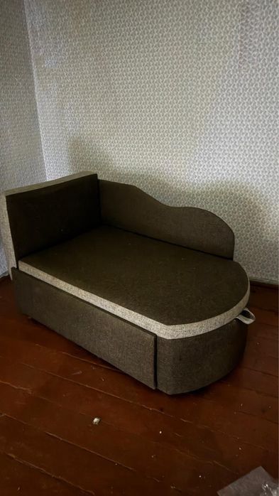 Продам два б/у дивана в хорошем состоянии