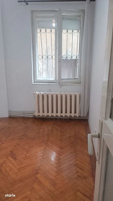 Apartament Nemobilat Spatios Metrou Universitate