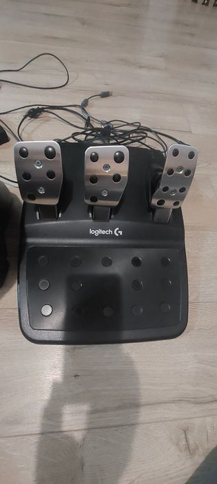 Vand volan logitech  g920 xbox series x/s xbox one și  PC