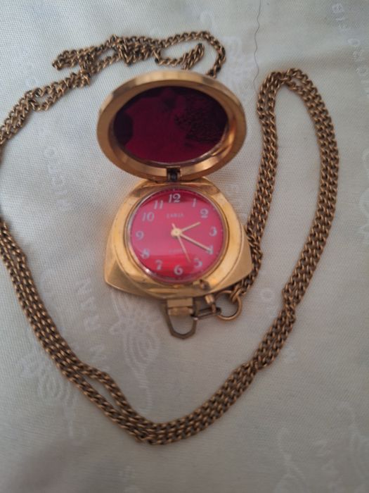 Продам часы брелок Заря