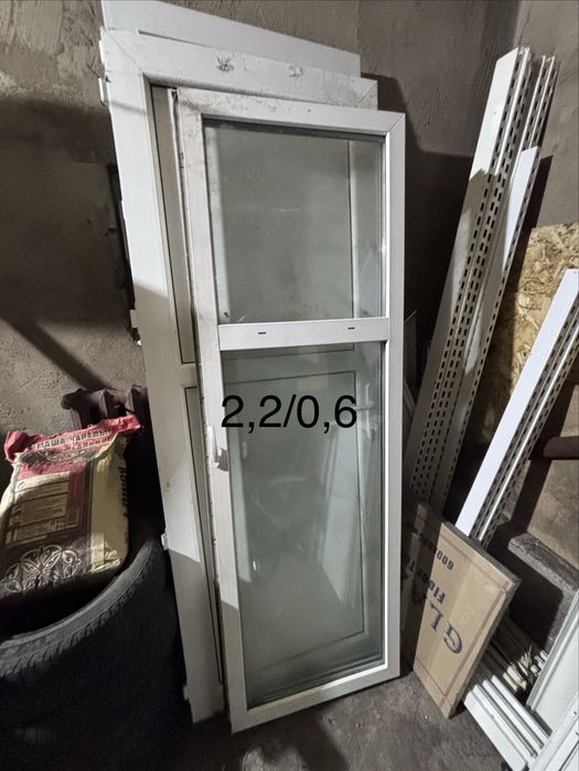 Продам бу двери пластик и дерево