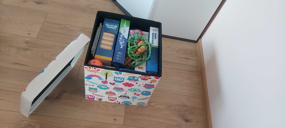 2 tabureti/cutii depozitare copii, pret 39 lei buc