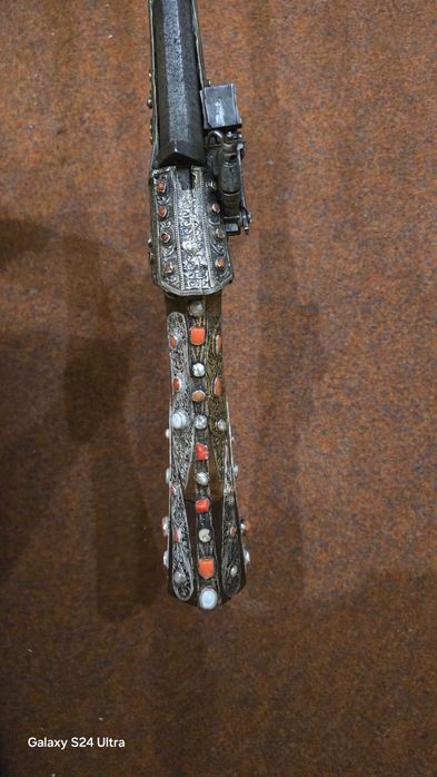 Продавам старо пушка шишане