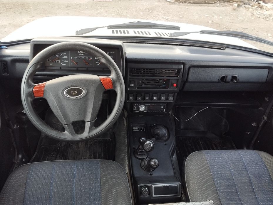 Niva 2131 4×4 sotiladi