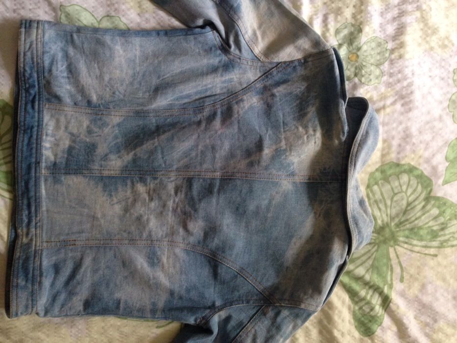 Продам джинсовую куртку