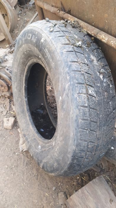 Продам шины 235/75/15