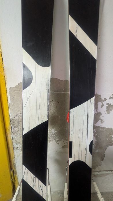 Ski Freeride Volkl Shiro 2013, 153 cm, legaturi tura, foci aproape noi