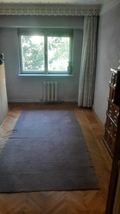 Vand apartament 4 camere - Centru