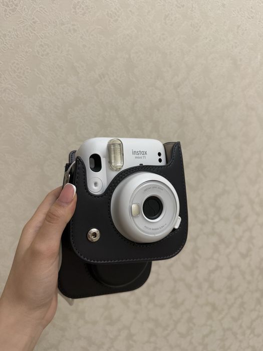 Продаю Instax mini 11