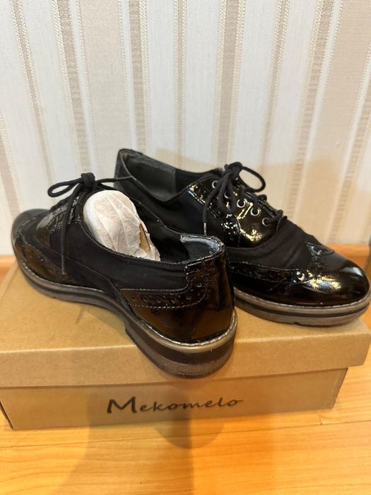 Ботинки и лоферы 38р