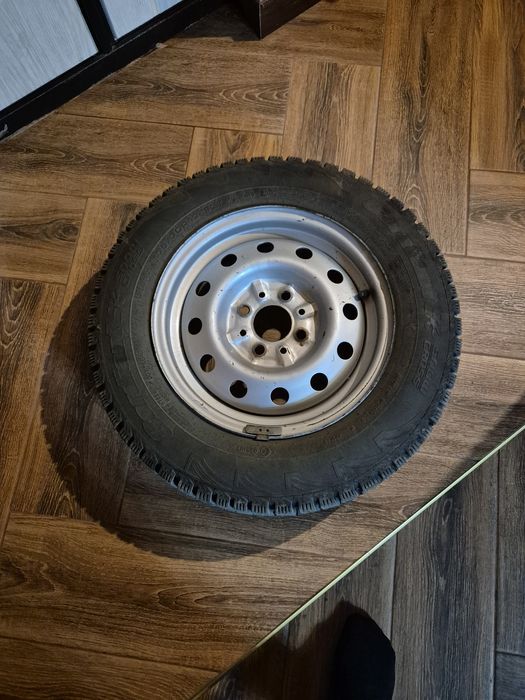 Комплект шин с дисками