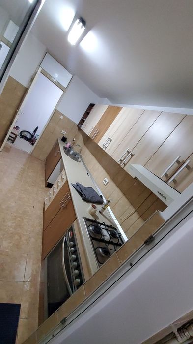 Inchiriez Apartament 3 camere, Strand, Parter, disponibil de la 01.07.2026