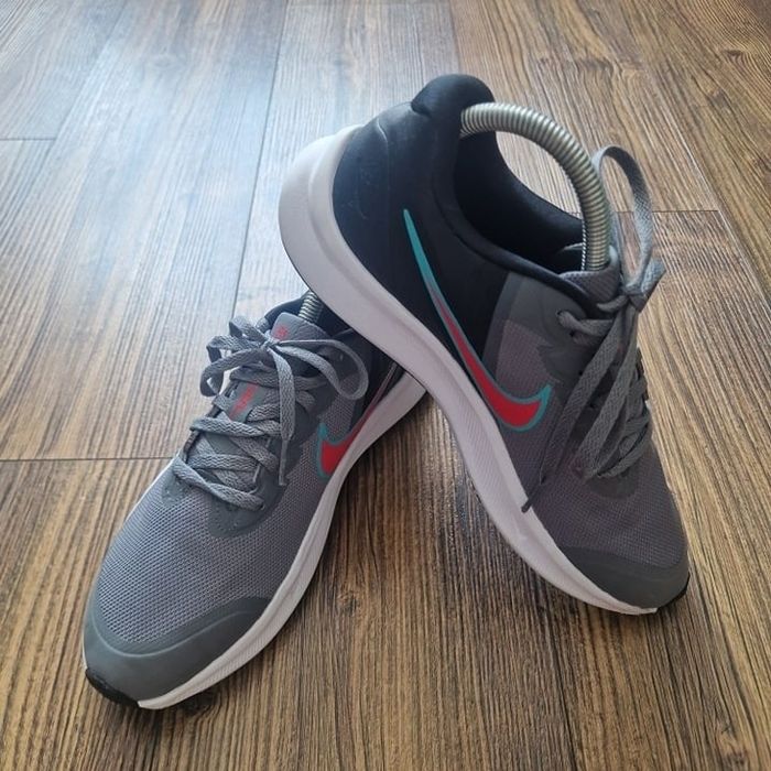 Страхотни дамски маратонки NIКЕ номер
40ти,без забележки, като нови ,