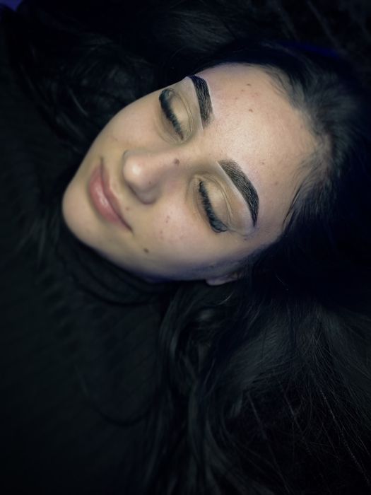 Cosmetica, gene fir cu fir, stilizare sprancene, makeup, laminare