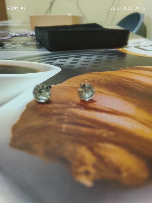 Продавам комплект обеци от 3 броя