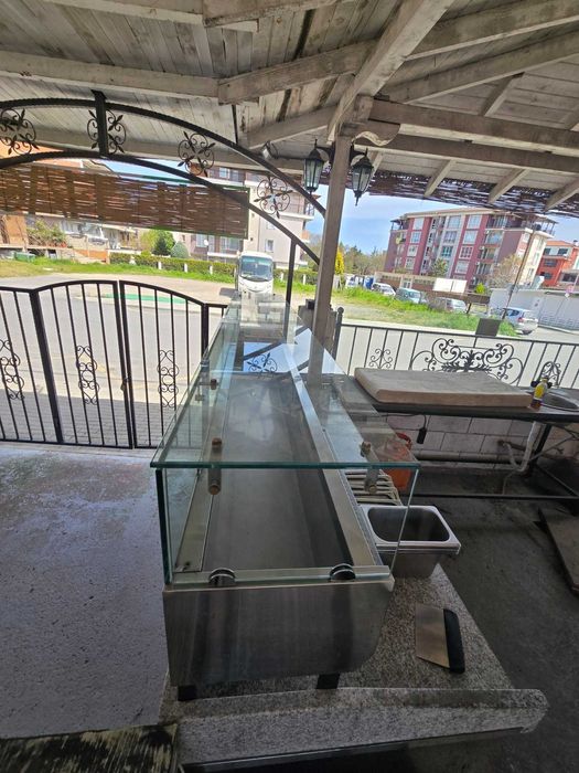 Пицарска маса с хладилник и витрина GGM Gastro