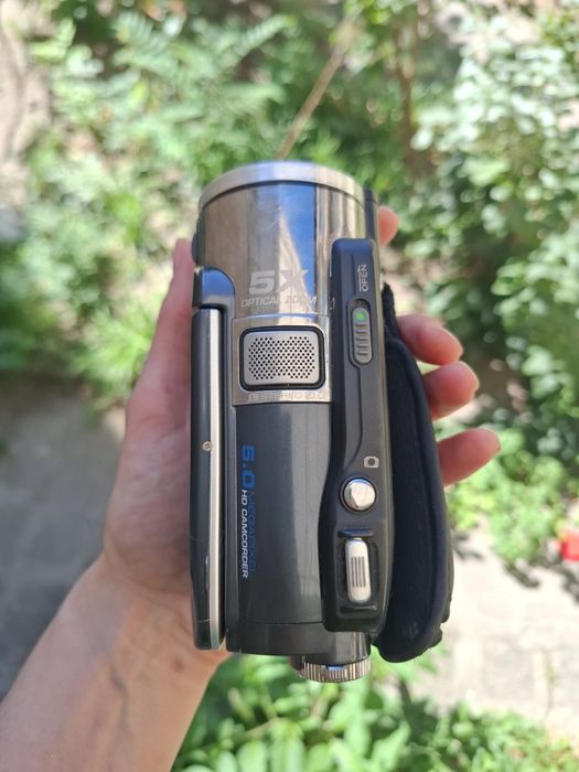 Компактна дигитална видеокамера PRAKTICA DVC 5.1 HD