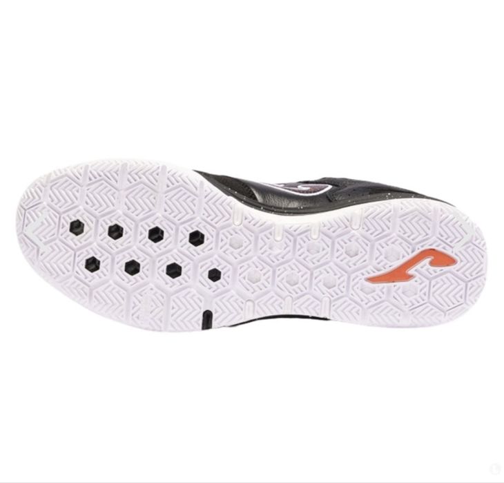 Кроссовки для футбола