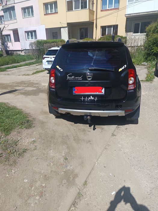 Vând Dacia Duster
