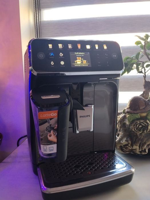 Espressor automat Philips seria 4400 cu garantie