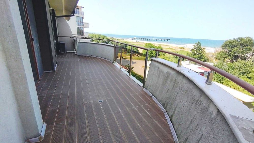 Море през прозореца!