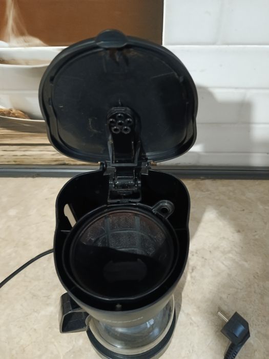 Продам кофеварку за 5000 тг