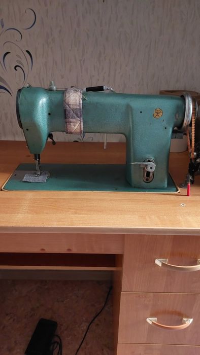 Продам оверлог в рабочем состоянии.