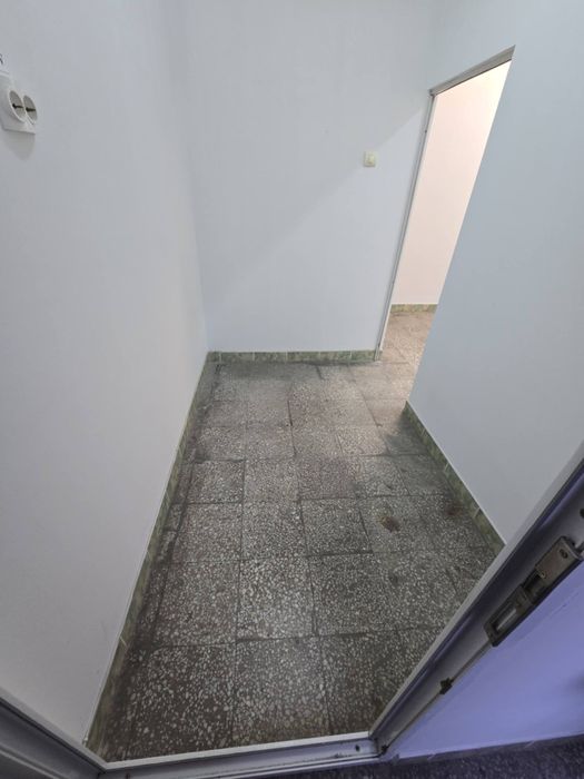 Închiriez spațiu 30 mp ,parter casă,intrare separată