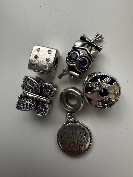 Bratari si pandative Pandora