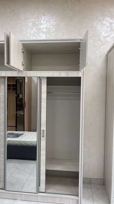 Umid shkaf eni 1,90 sm bo'yi 2,45