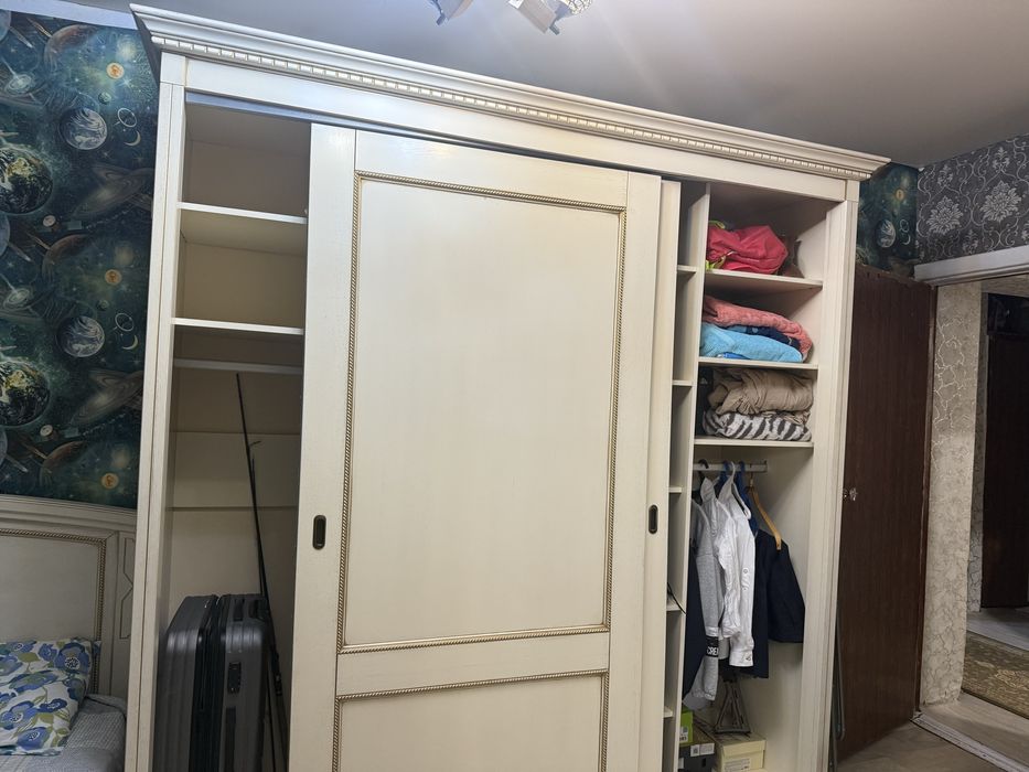 Продаш шкаф и комод