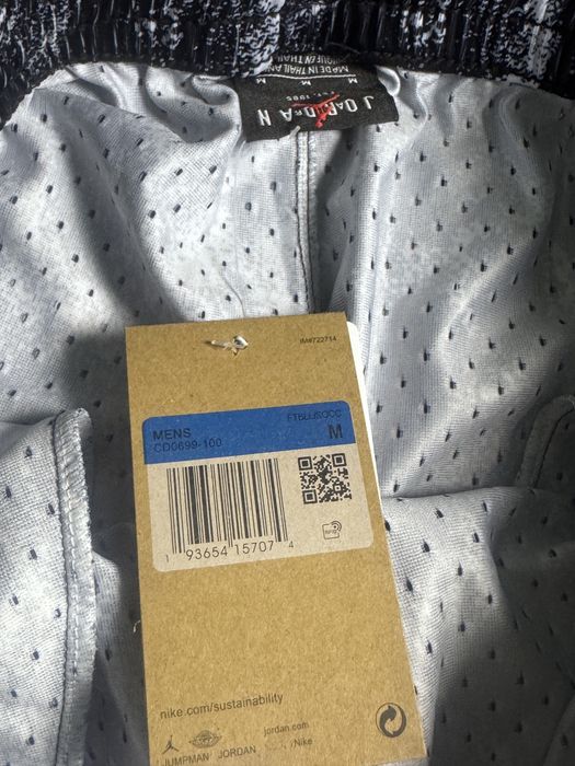 pantaloni scurti jordan  M