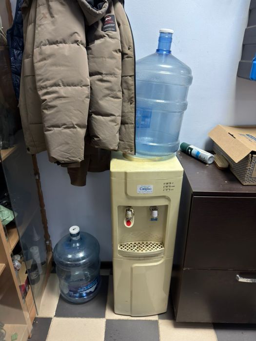 продам диспансер, с двумя бутылями