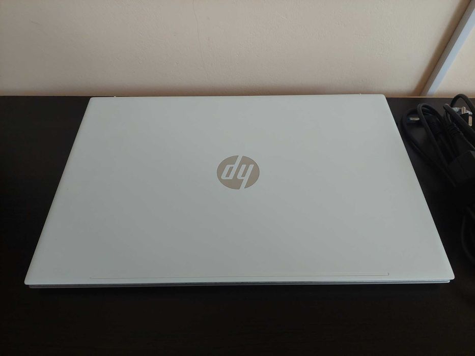 Лаптоп HP Pavilion 49L50EA