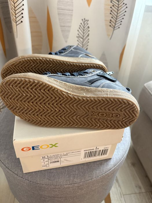 Чисто нови Geox кецове , обувки 33 номер
