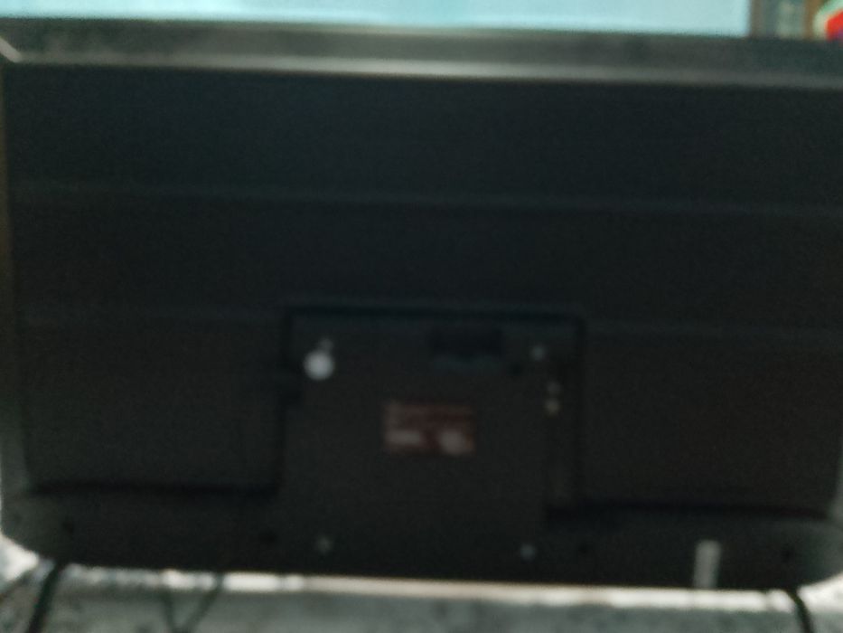 Телевизор Yasin побитая