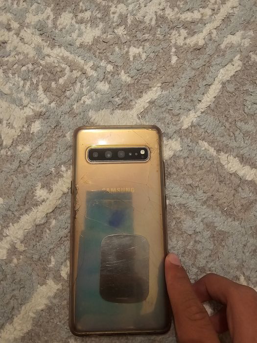 Samsung s10 идеально срочно