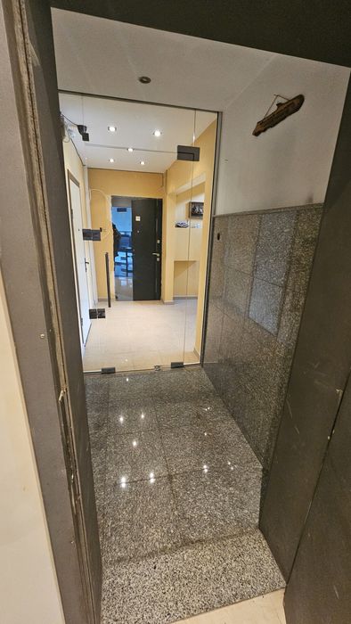 Дава се под наем Двустаен апартамент в София, Красно село - 75 кв.м за 663 € - Снимка #2