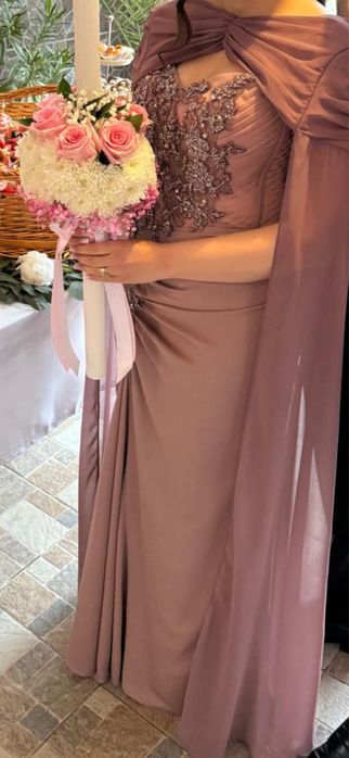 Rochie de nașă elegantă